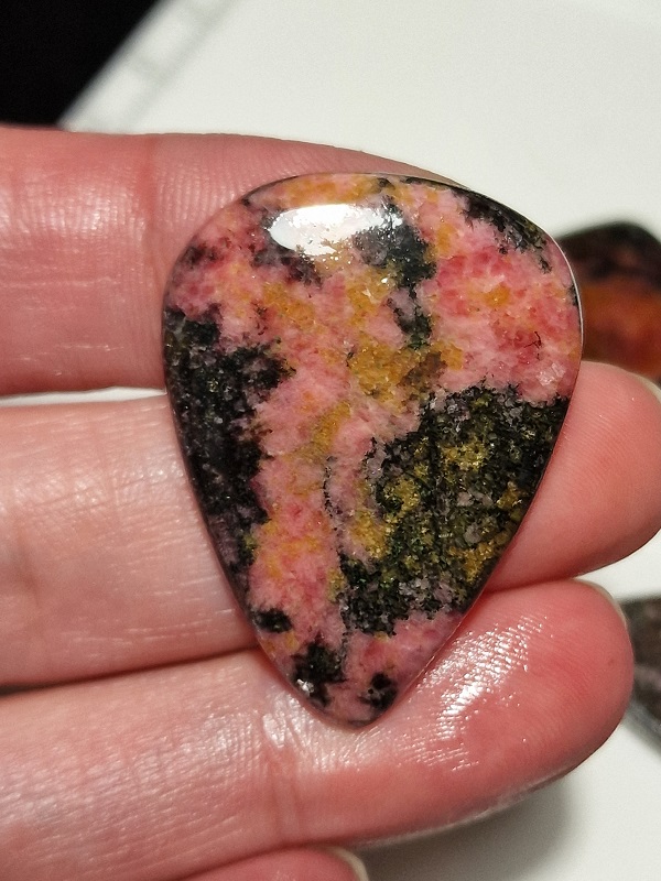 41x30mm rhodonite cabochon