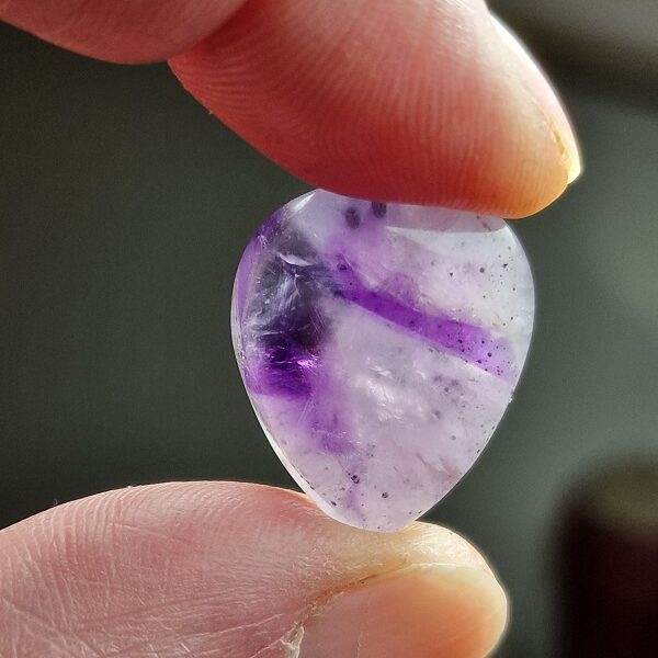25x20mm trapiché amethyst cabochon