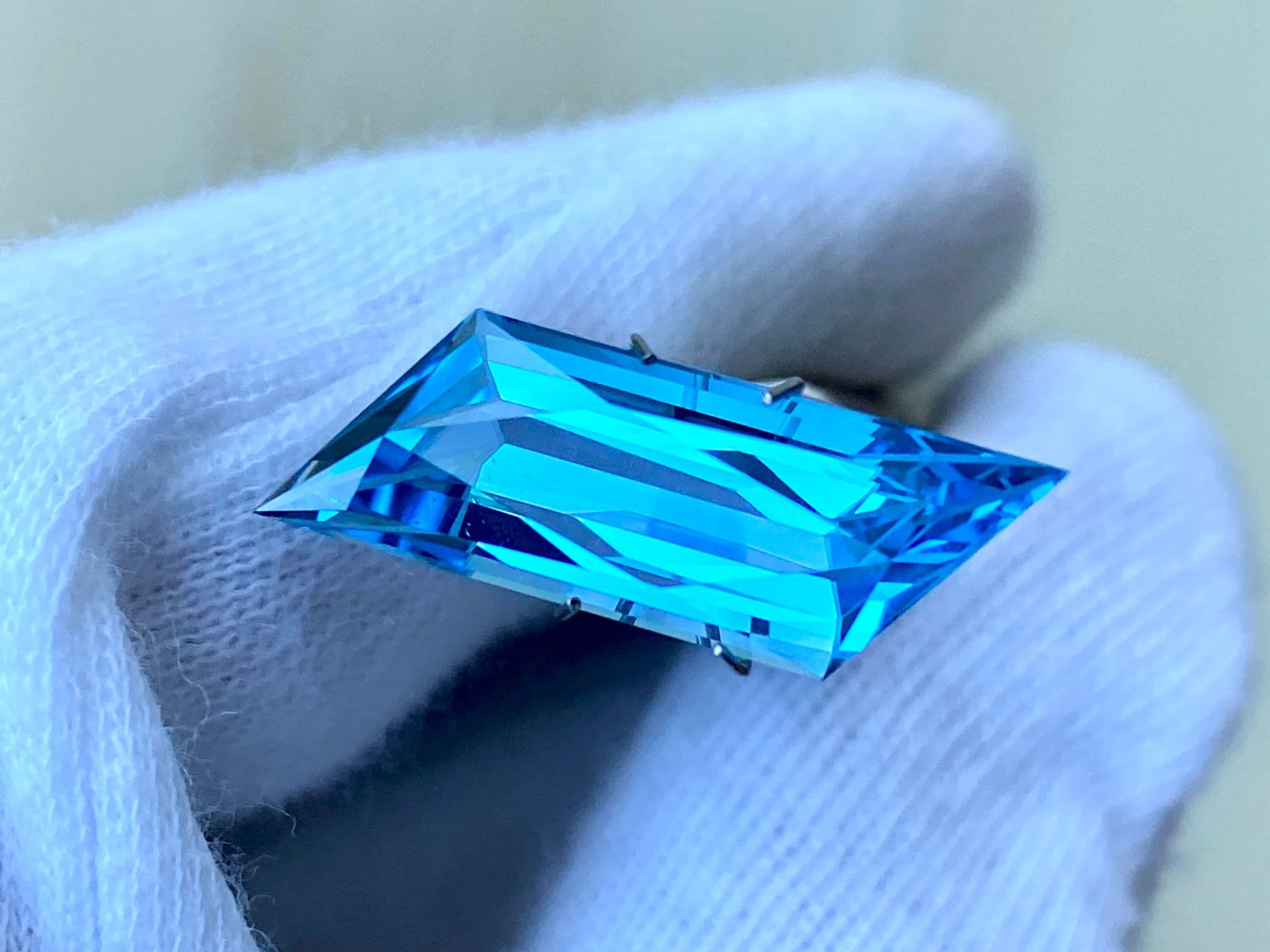 23.50x7.86x6.80mm precision-cut swiss blue topaz facet - Image 3