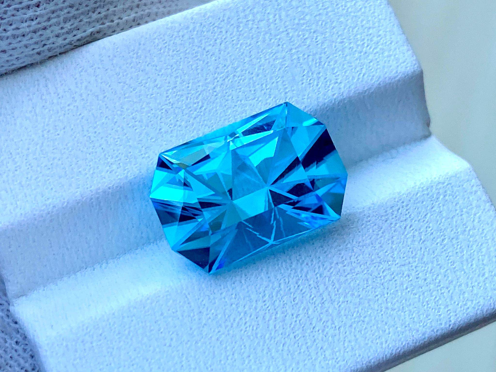 14.50x9.97x7.84mm precision-cut sky blue topaz facet