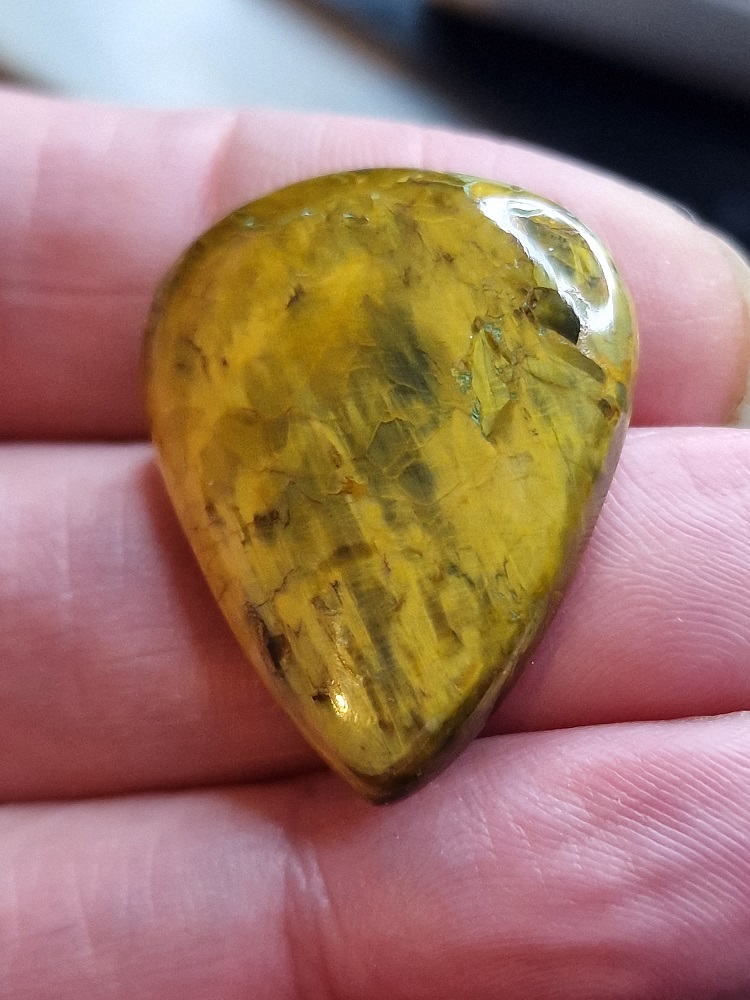 31x24mm Nellite cabochon