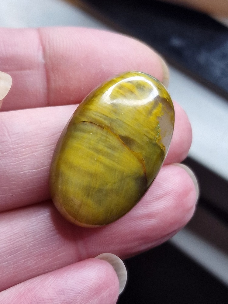 34x21mm Nellite cabochon