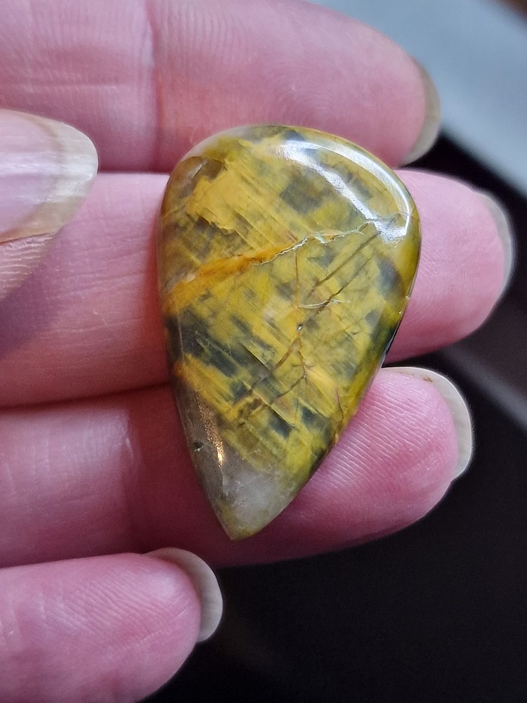 35x22mm Nellite cabochon