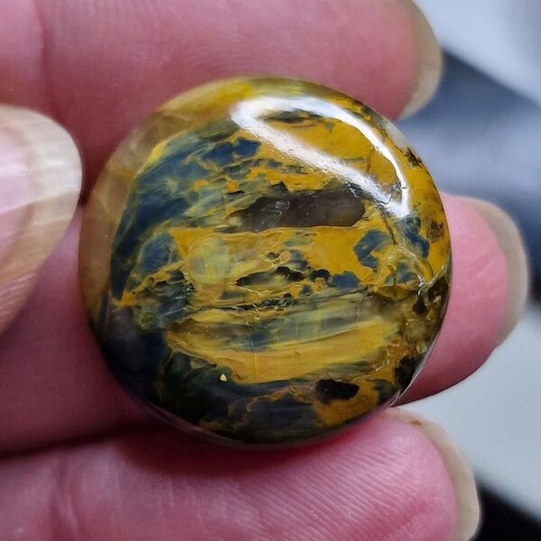 Nellite cabochons