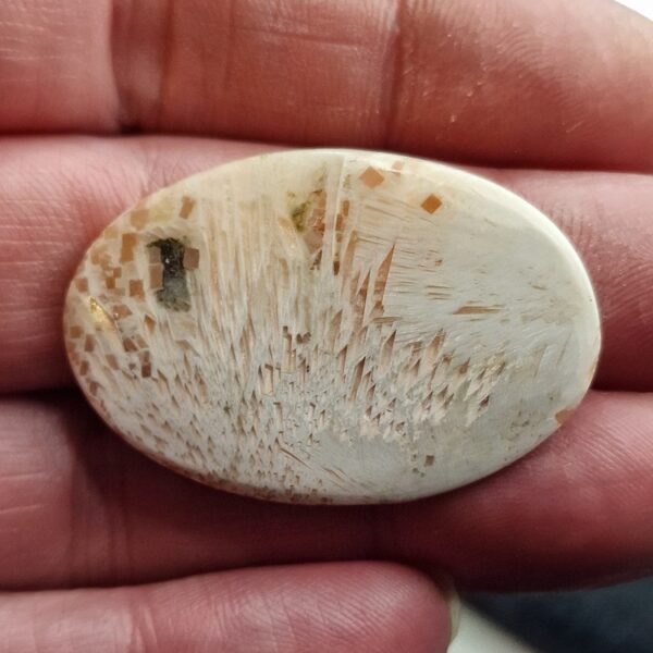 42x28mm scolecite cabochon