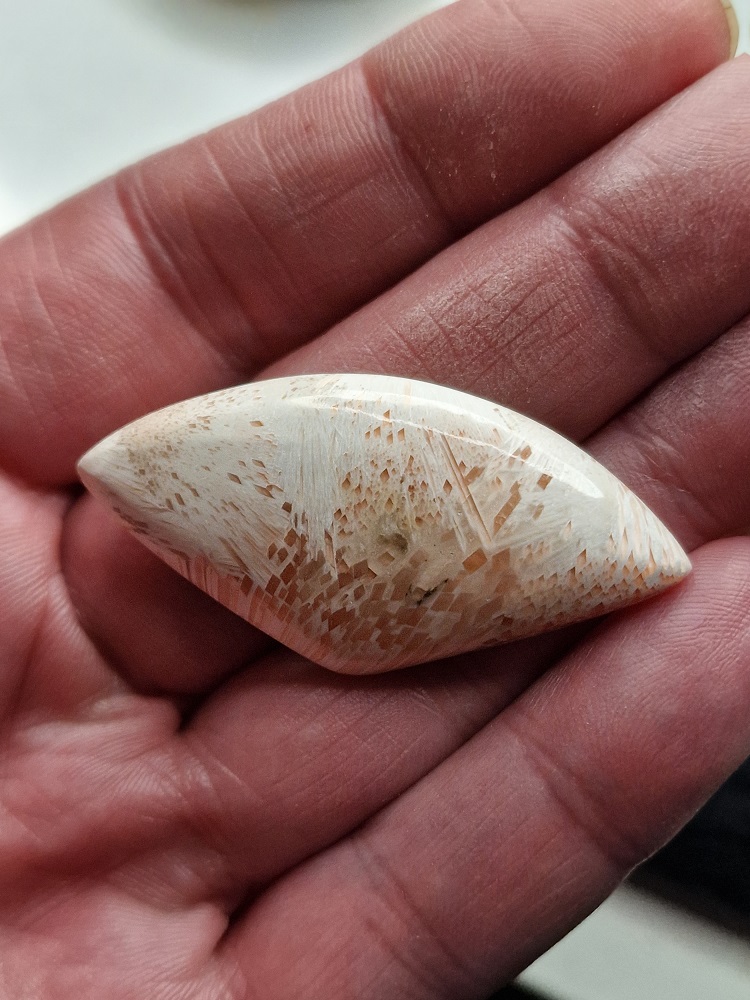 50x25mm scolecite cabochon