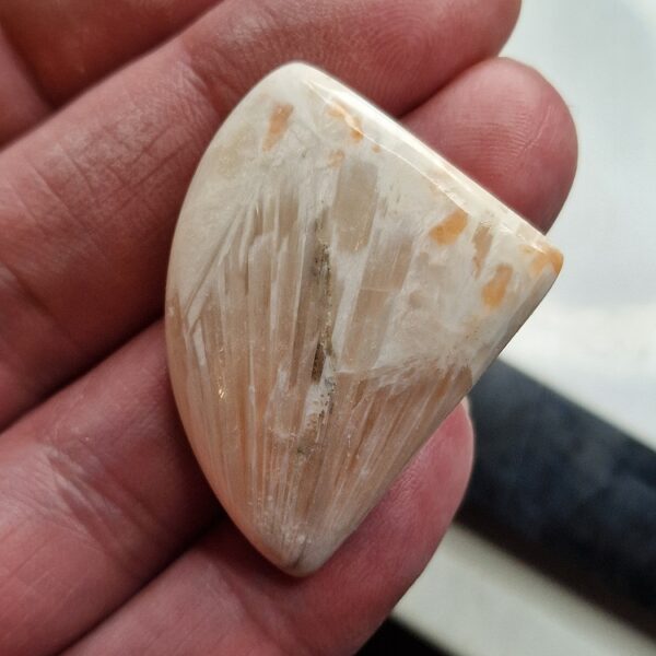 43x33mm scolecite cabochon