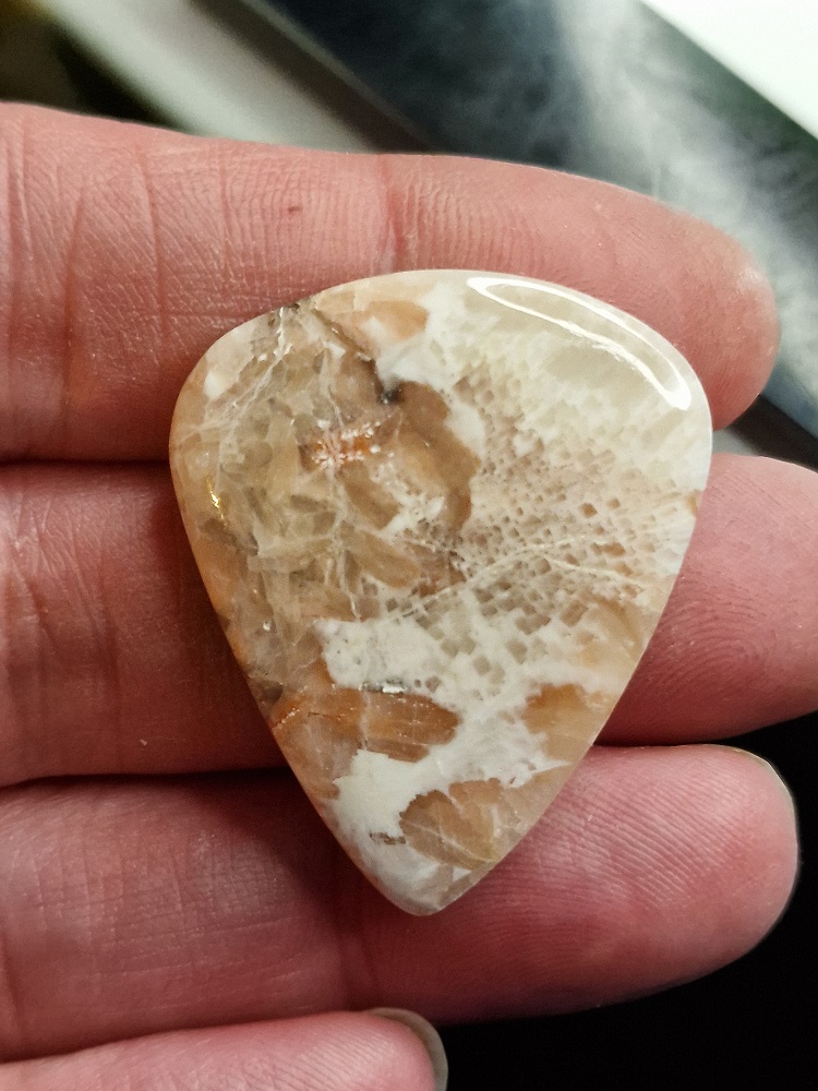 38x31mm scolecite cabochon