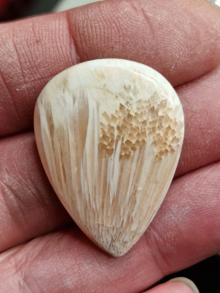 36x26mm scolecite cabochon