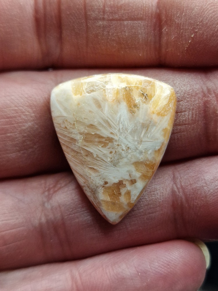 28x24mm scolecite cabochon