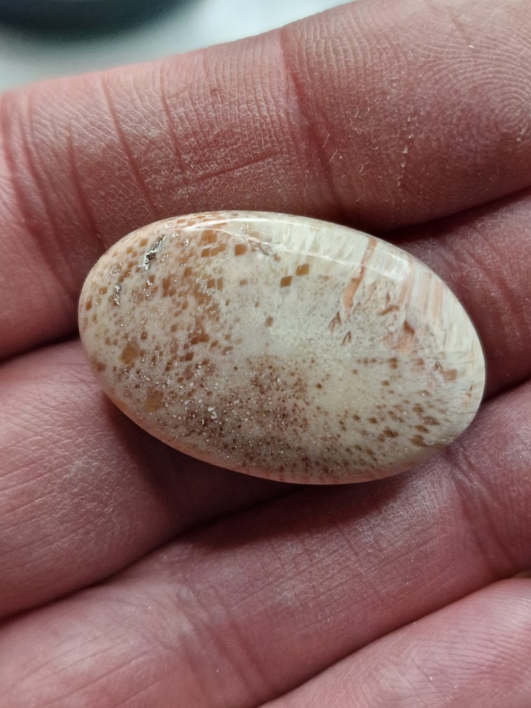 32x20mm scolecite cabochon