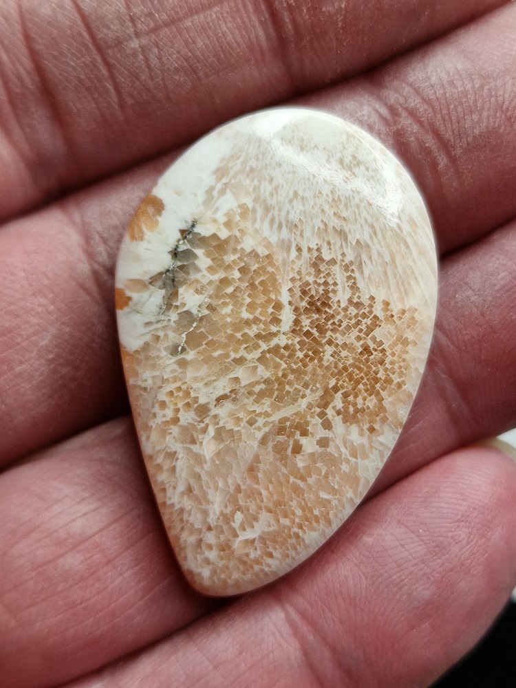 41x26mm scolecite cabochon