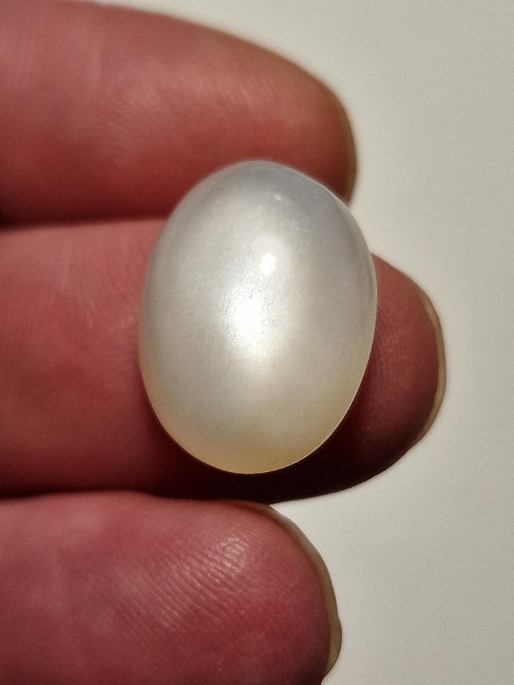 19x14mm white moonstone cabochon