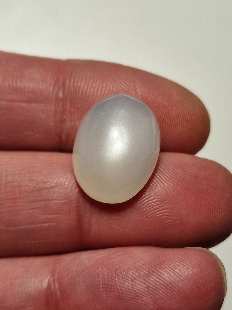 19x15mm white moonstone cabochon