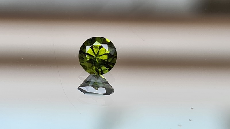 4.7x3.2mm round-cut Sri-Lankan green zircon facet