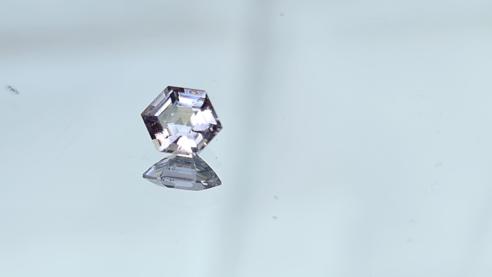 5.4x3.3mm hexagon cut spinel facet