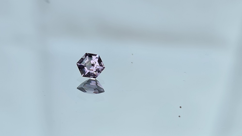 4.0x4.9mm hexagon cut spinel facet