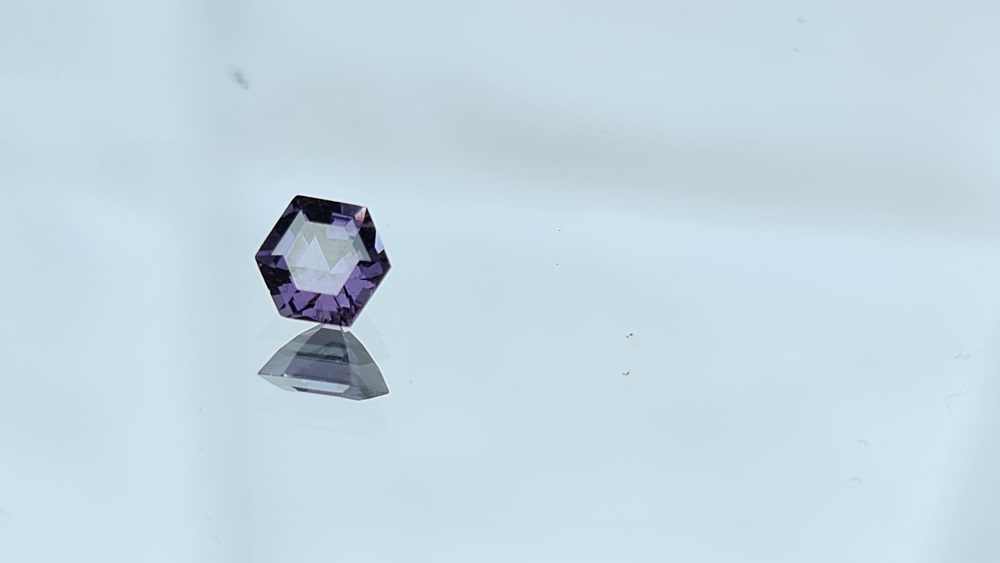 4.8x3.1mm hexagon cut spinel facet