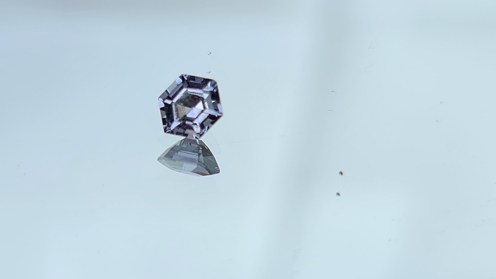 4.4x2.9mm hexagon cut spinel facet
