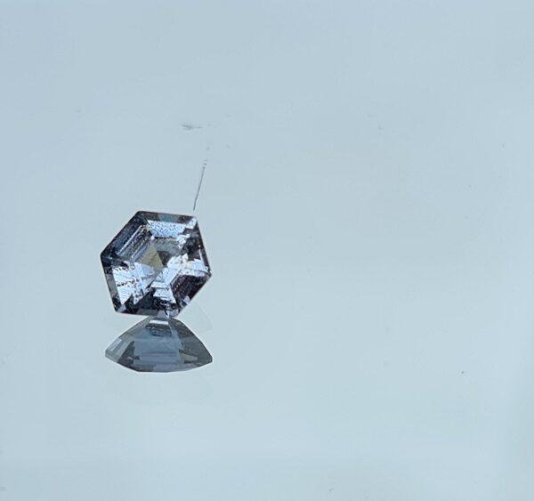 4.3x2.6mm hexagon cut spinel facet