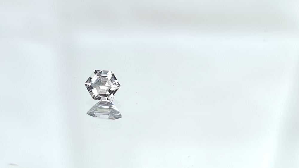 4.0x2.8mm hexagon cut spinel facet