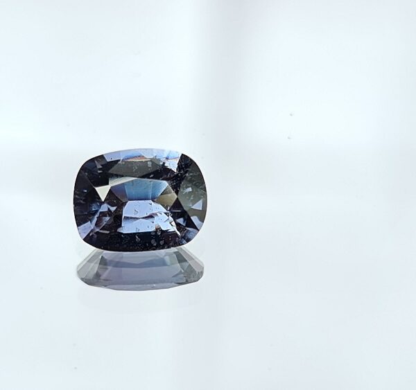 7.5x5.8x3.5mm spinel facet