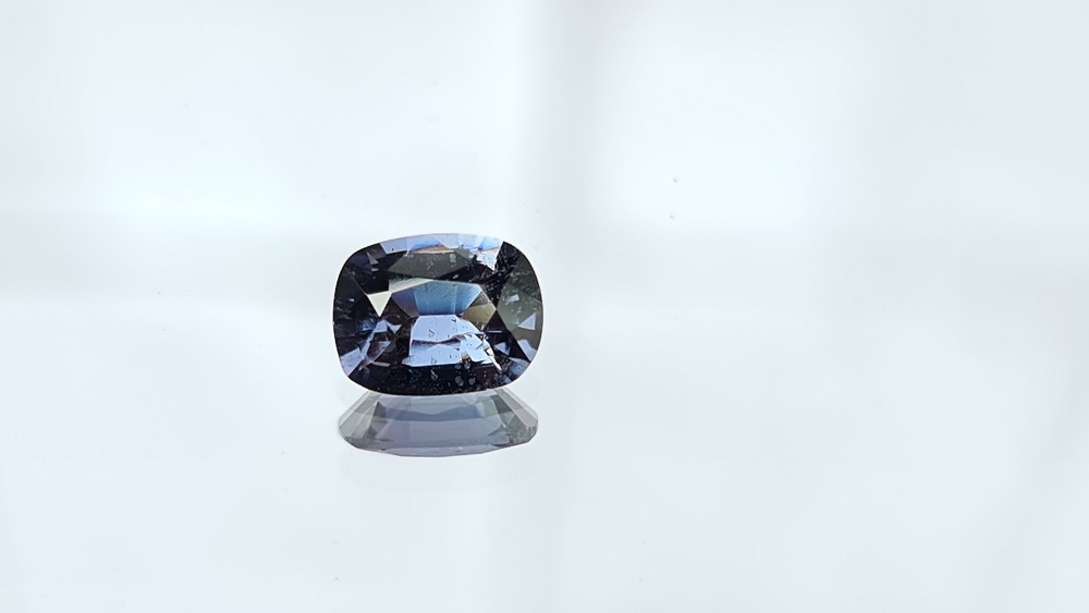 7.5x5.8x3.5mm spinel facet