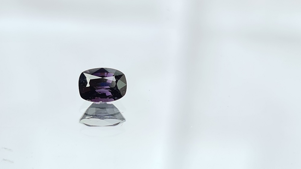 6.3x4.5x3.6mm spinel facet