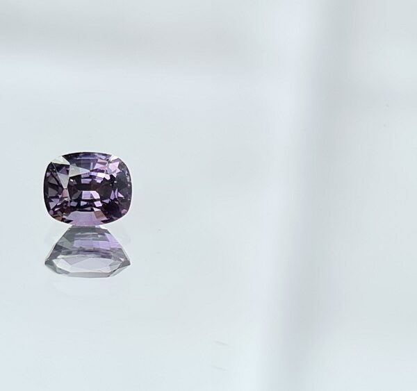 5.3x4.5x3.6mm spinel facet