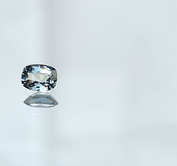 5.1x3.8x2.3mm spinel facet