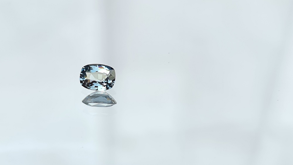 5.1x3.8x2.3mm spinel facet