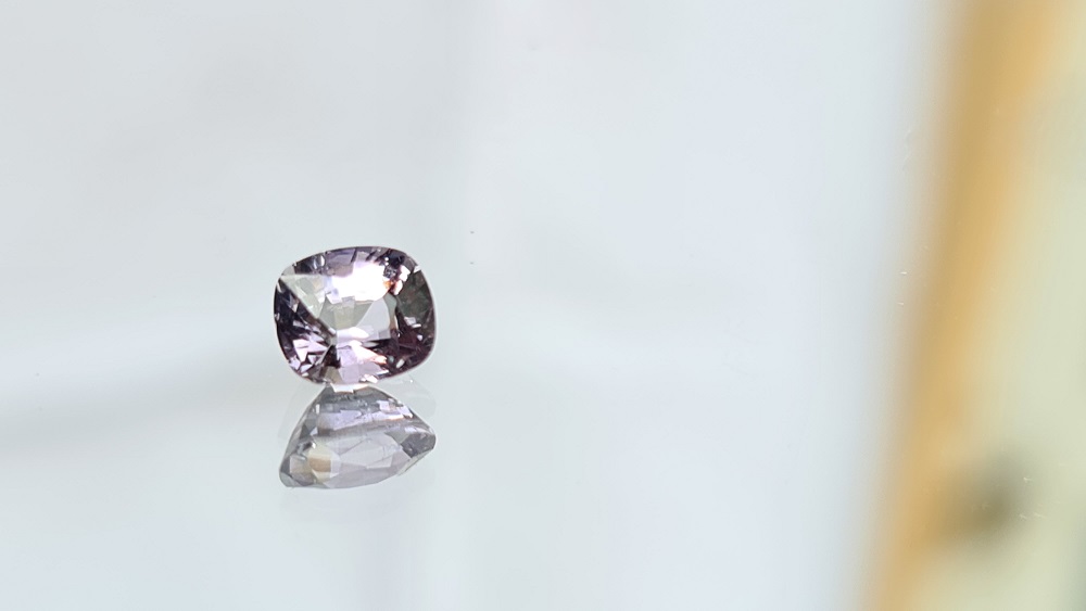 6.2x5.1x3.9mm spinel facet
