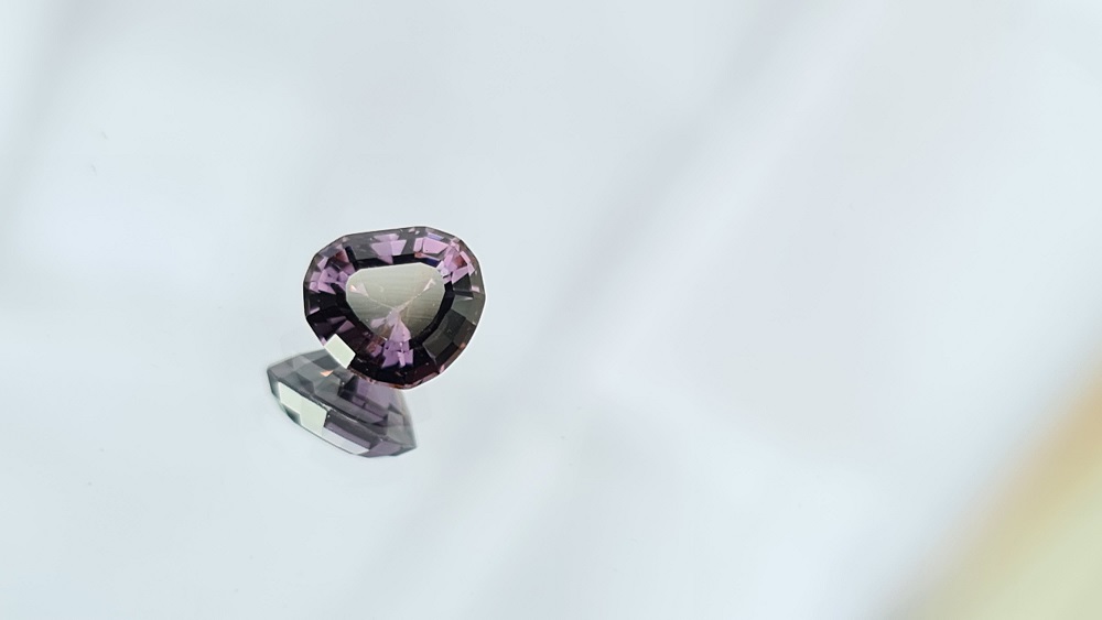 7.1x6.4x4.2mm spinel facet