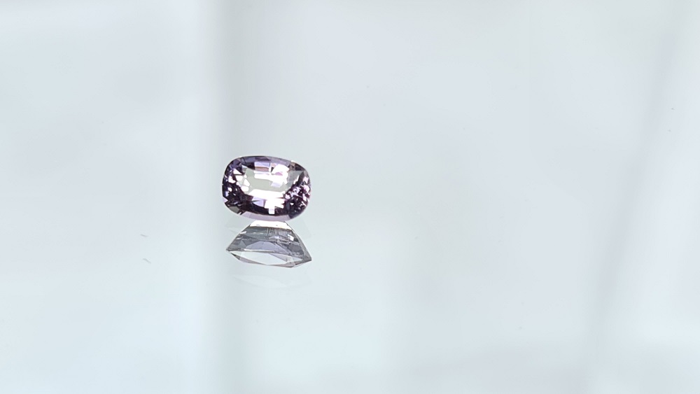 5.3x3.8x2.8mm spinel facet