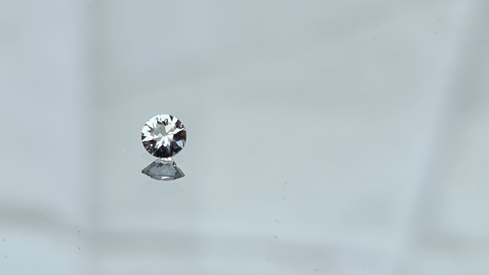 4.0x2.5mm round-cut spinel facet