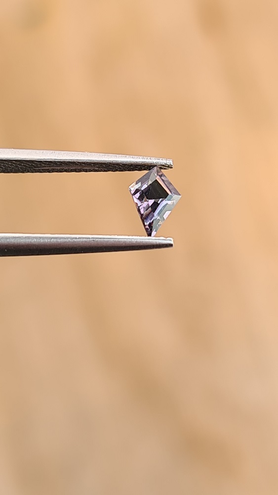 6.4x4.6x2.7mm kite-cut spinel facet