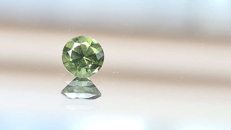 4.8x3.3mm round-cut Sri-Lankan green zircon facet