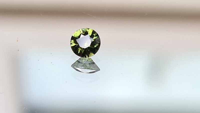 4.6x3.0mm round-cut Sri-Lankan green zircon facet