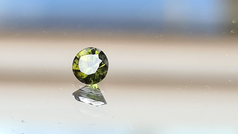 4.6x3.0mm round-cut Sri-Lankan green zircon facet