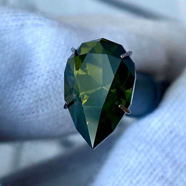 14.28x9.42x7.91mm precision-cut green zircon facet