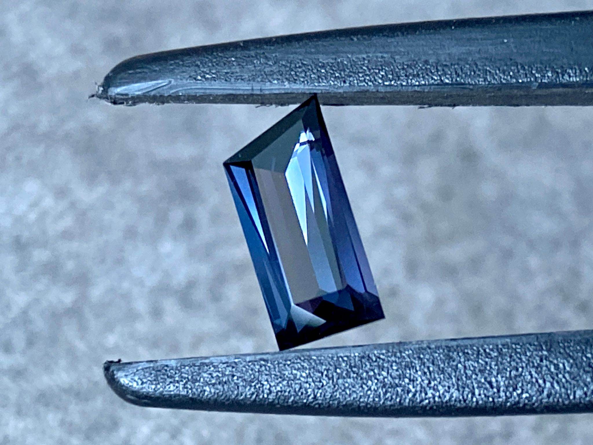 10.00x4.68x3.48mm precision-cut blue spinel facet - Image 3