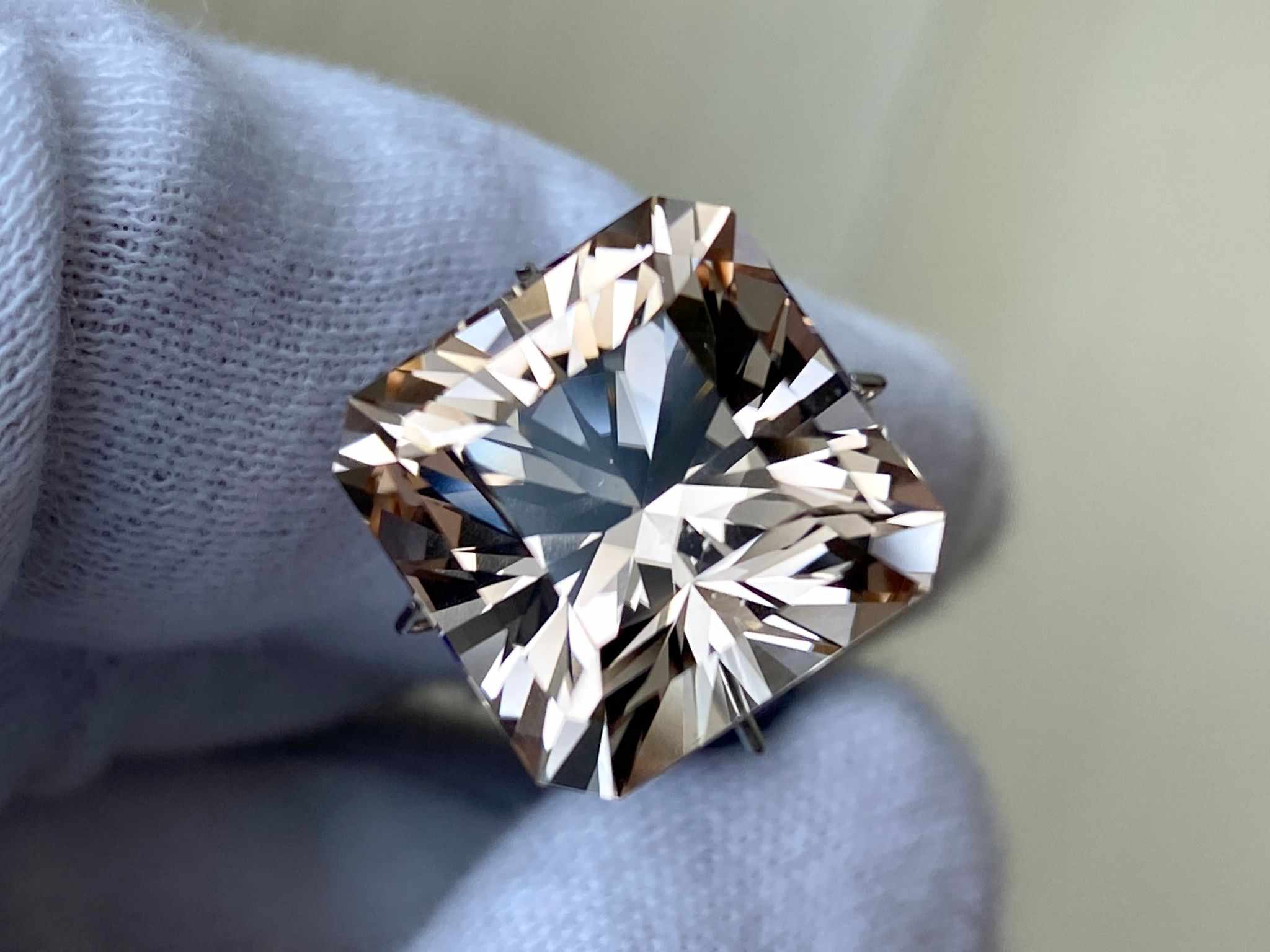 13.60x13.65x11.00mm precision-cut natural topaz facet - Image 2