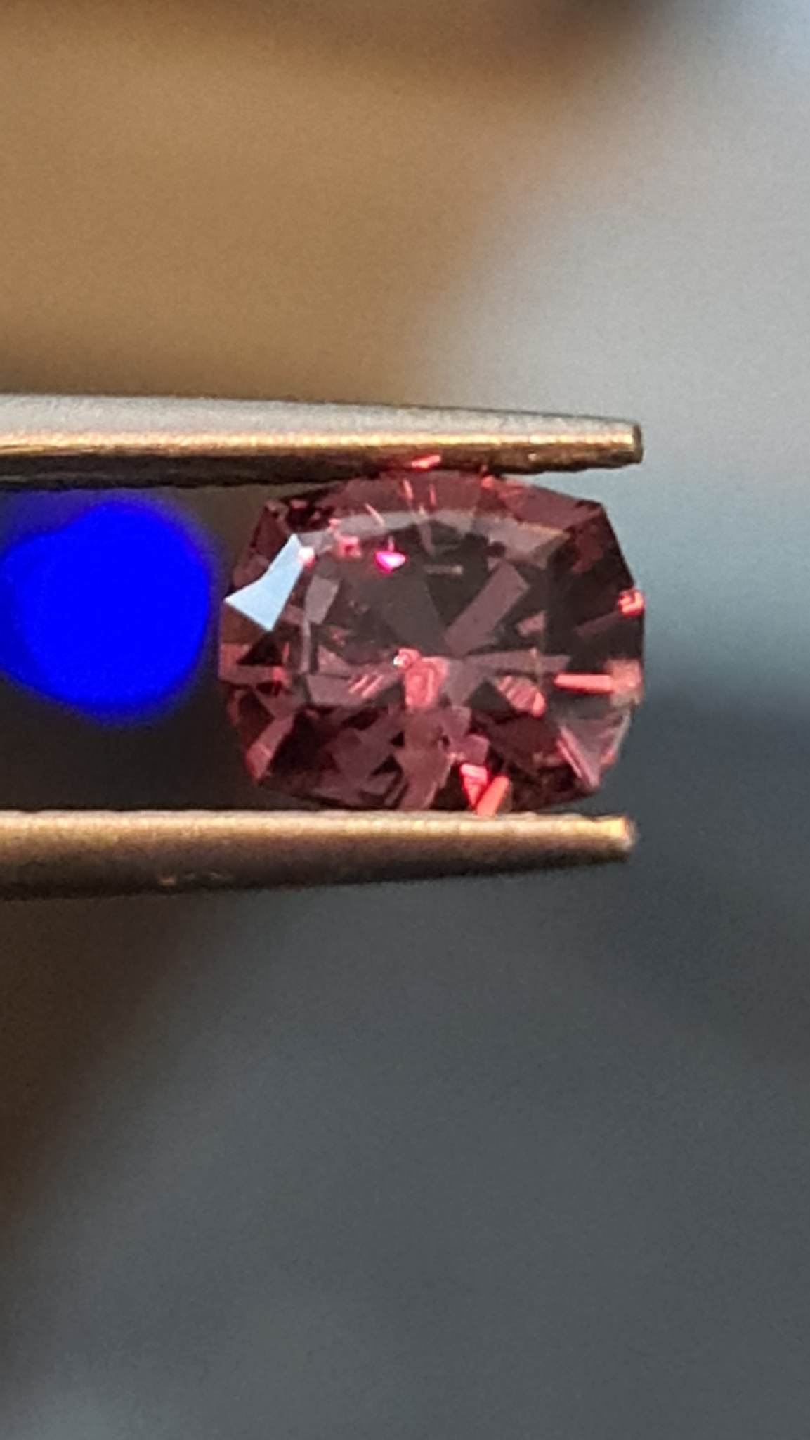 7.18x6.14x4.51mm precision-cut colour change garnet facet - Image 2