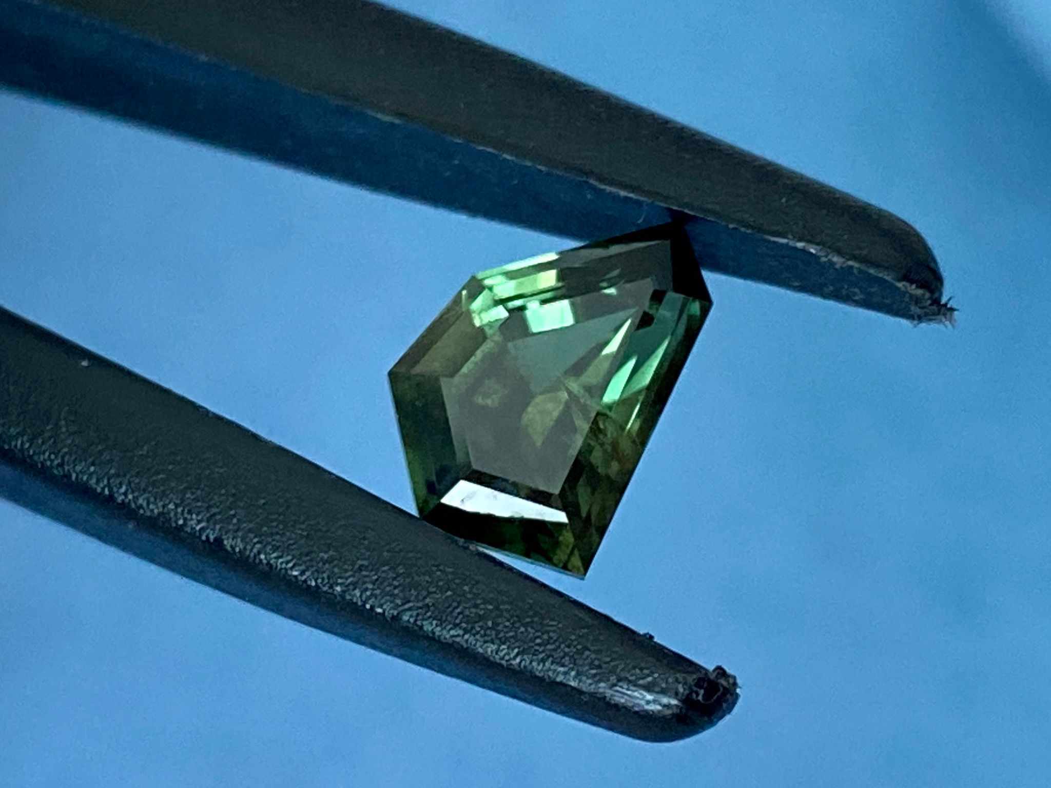 9.22x6.10x4.83mm precision-cut Nigerian sapphire facet - Image 3