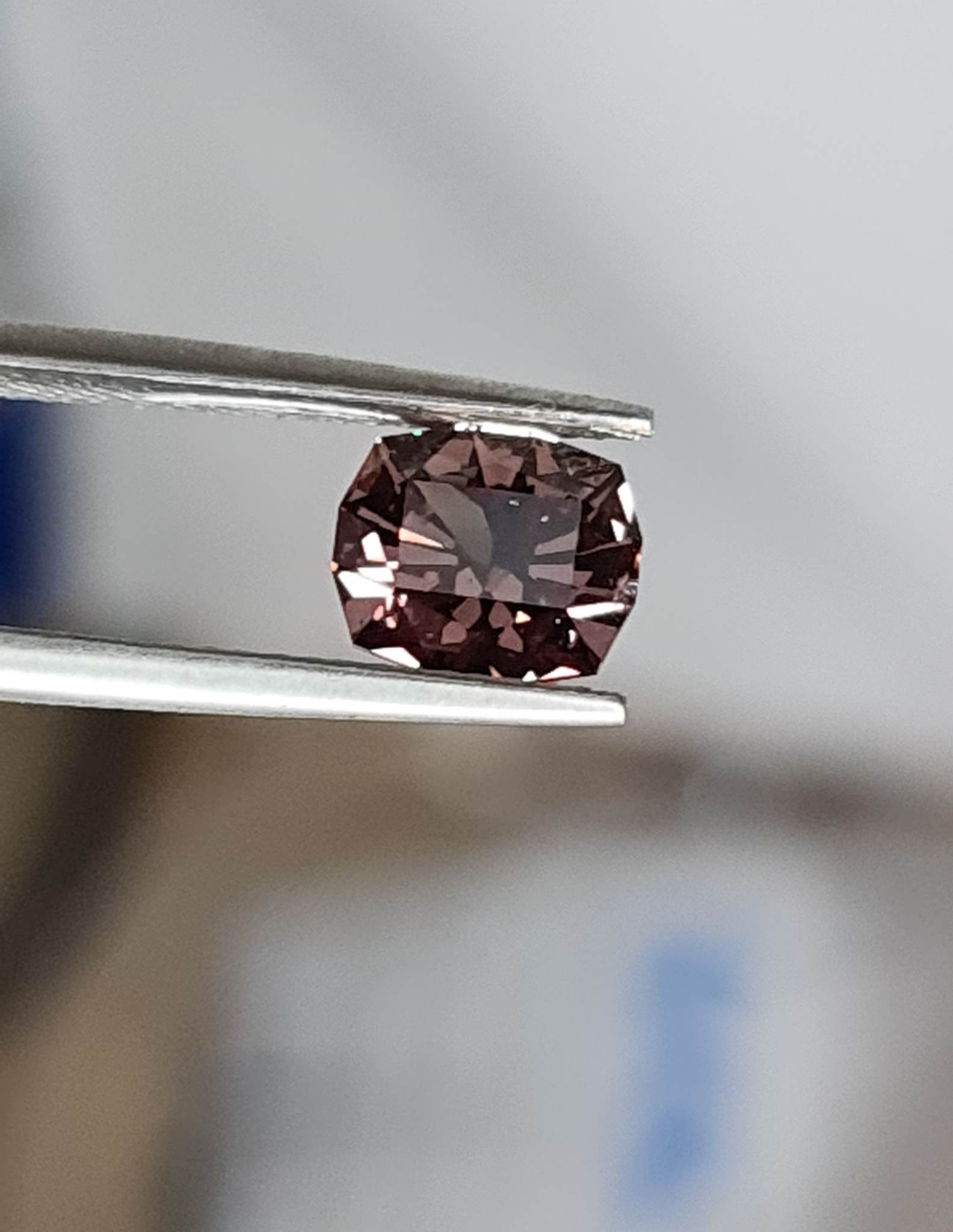 7.18x6.14x4.51mm precision-cut colour change garnet facet