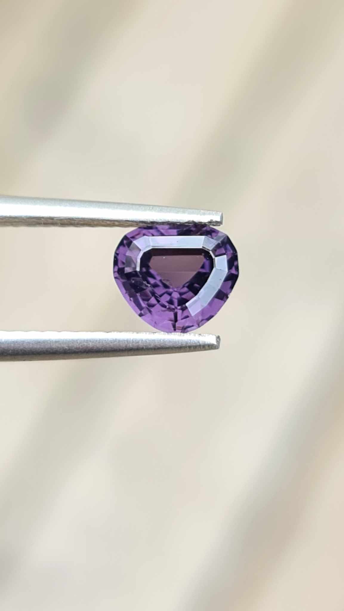6.31x5.51x3.48mm unusual mixed-cut spinel facet