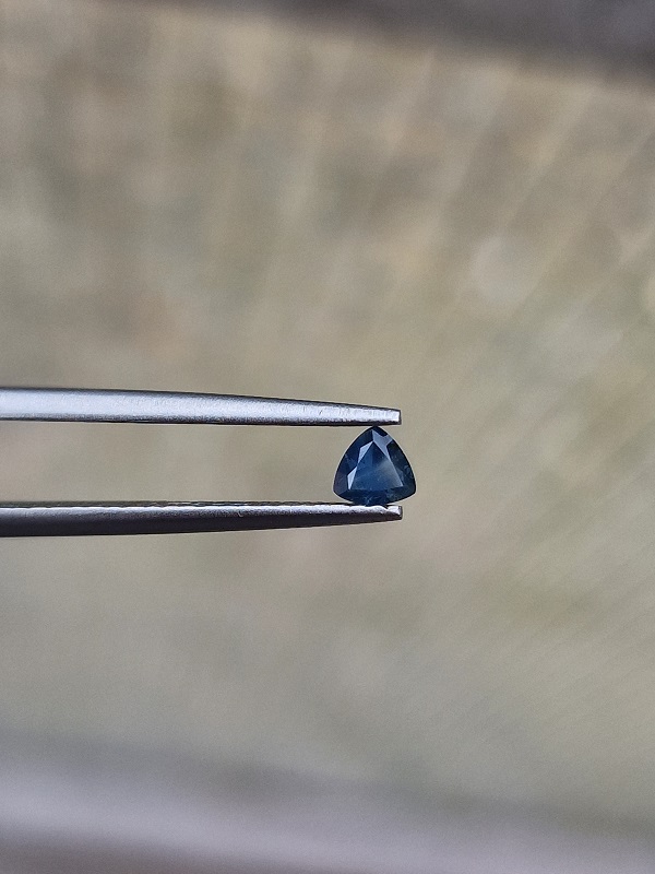 3.42x4.42x2.22mm Australian trillion parti sapphire facet