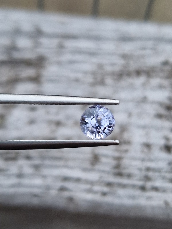 5.00x3.80mm round NATURAL Sri-Lankan sapphire facet
