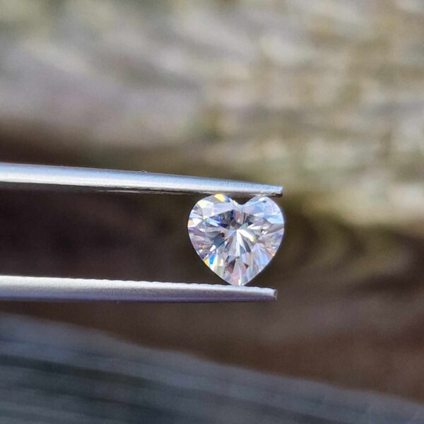 6mm bright white heart-shape moissanite facet