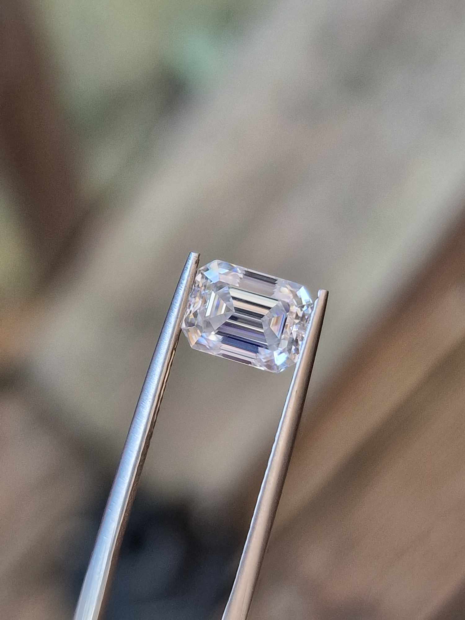 6x4mm emerald-cut bright white moissanite facet